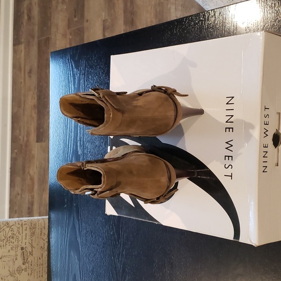 EUC! Nine West "Donley" Boot 5.5 - Picture 3 of 6